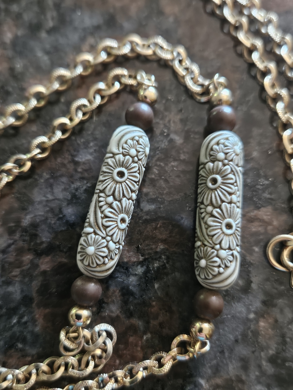 Sarah Coventry Gold Floral Daisy Bead Necklace in Cream and Brown - Picture 3 of 4